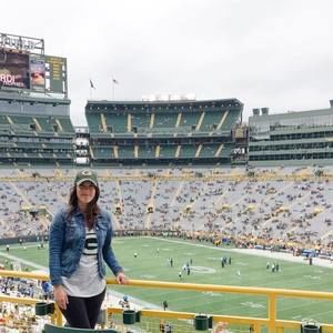 Meet your Posher, Carly